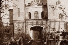 The synagogue in 1898.